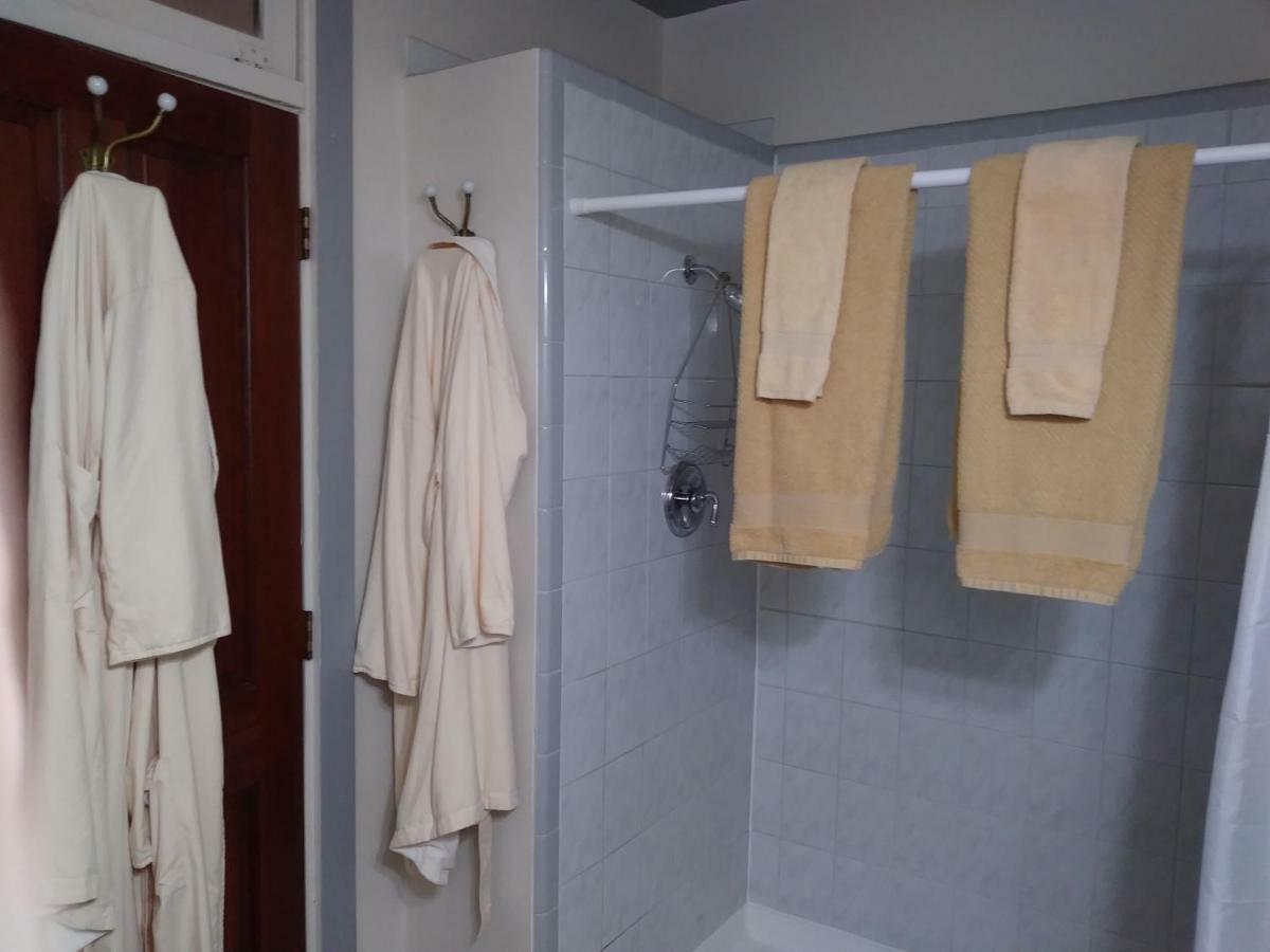 ג'יימסטאון The Palm Hotel מראה חיצוני תמונה